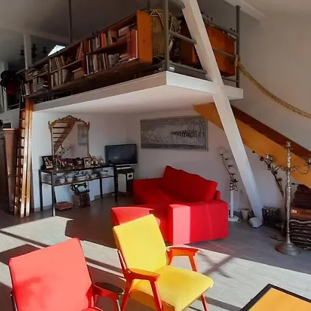 Loft In Apartment *
